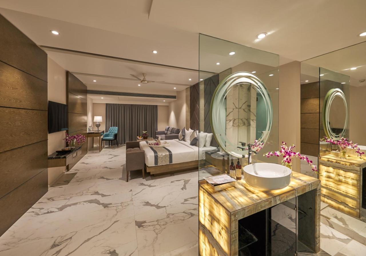 Regenta Central Imperial Candolim Goa Exterior foto